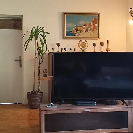 Beautiful House In Historic Location Apartament